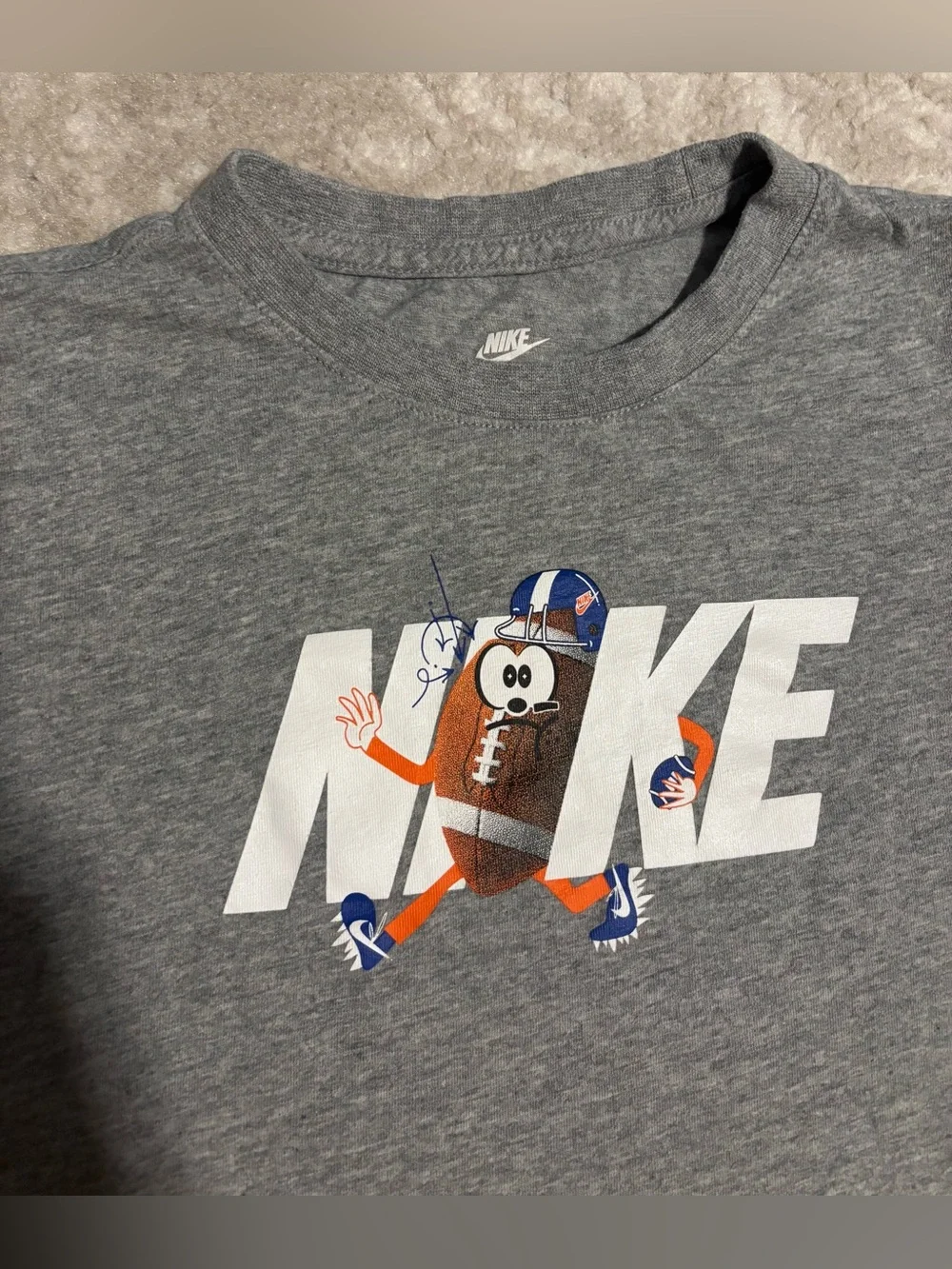 Nike Kids T-Shirt Grey with Sporty Football Character - Size Small